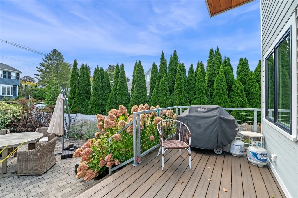 99 Naugus Ave, Marblehead