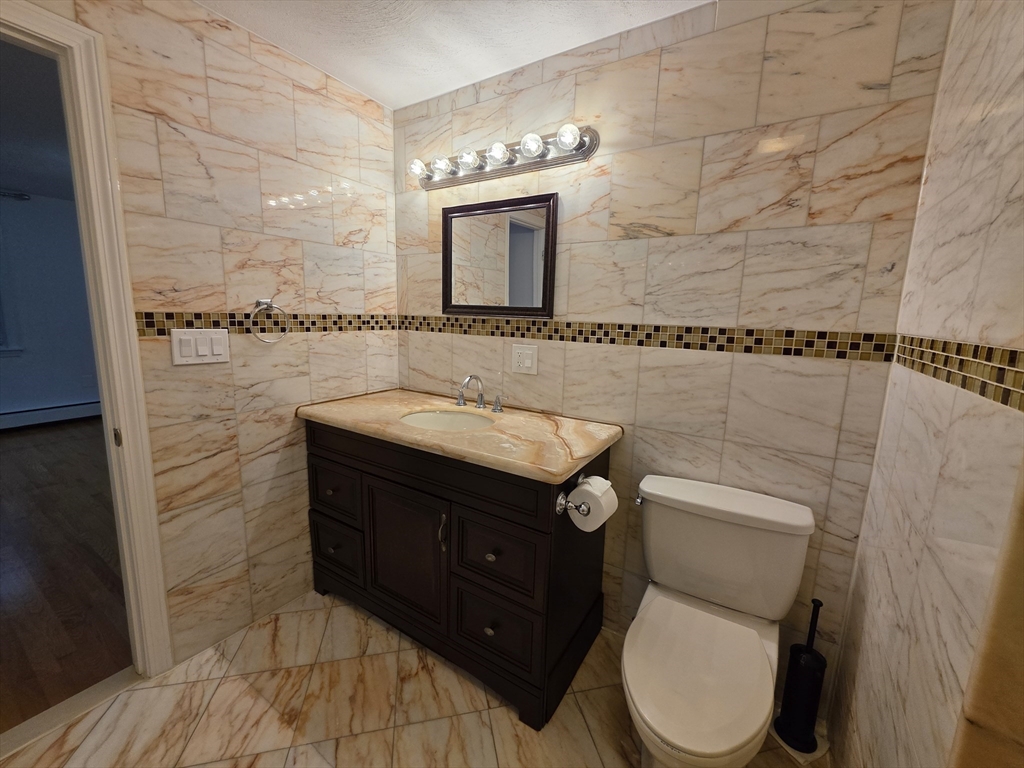 4 Hickey Dr, Framingham