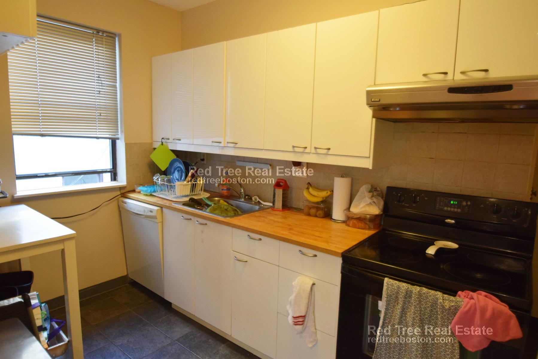 317 Summit Ave, Brighton