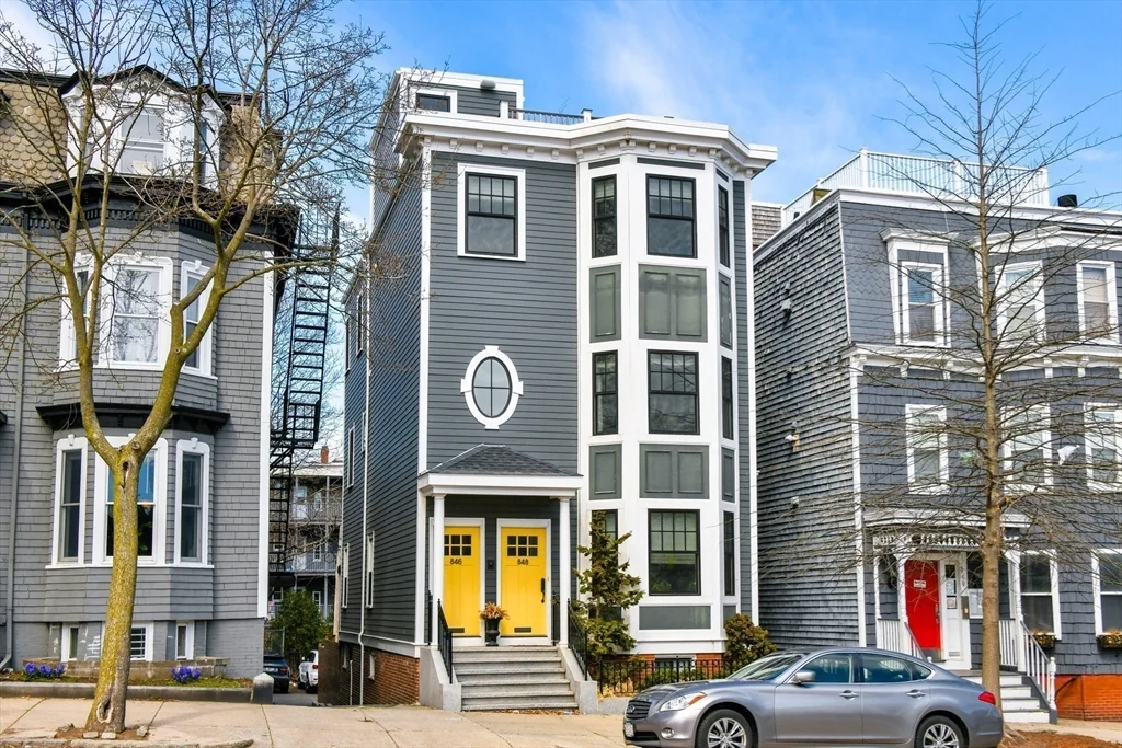 846 East Broadway, South Boston