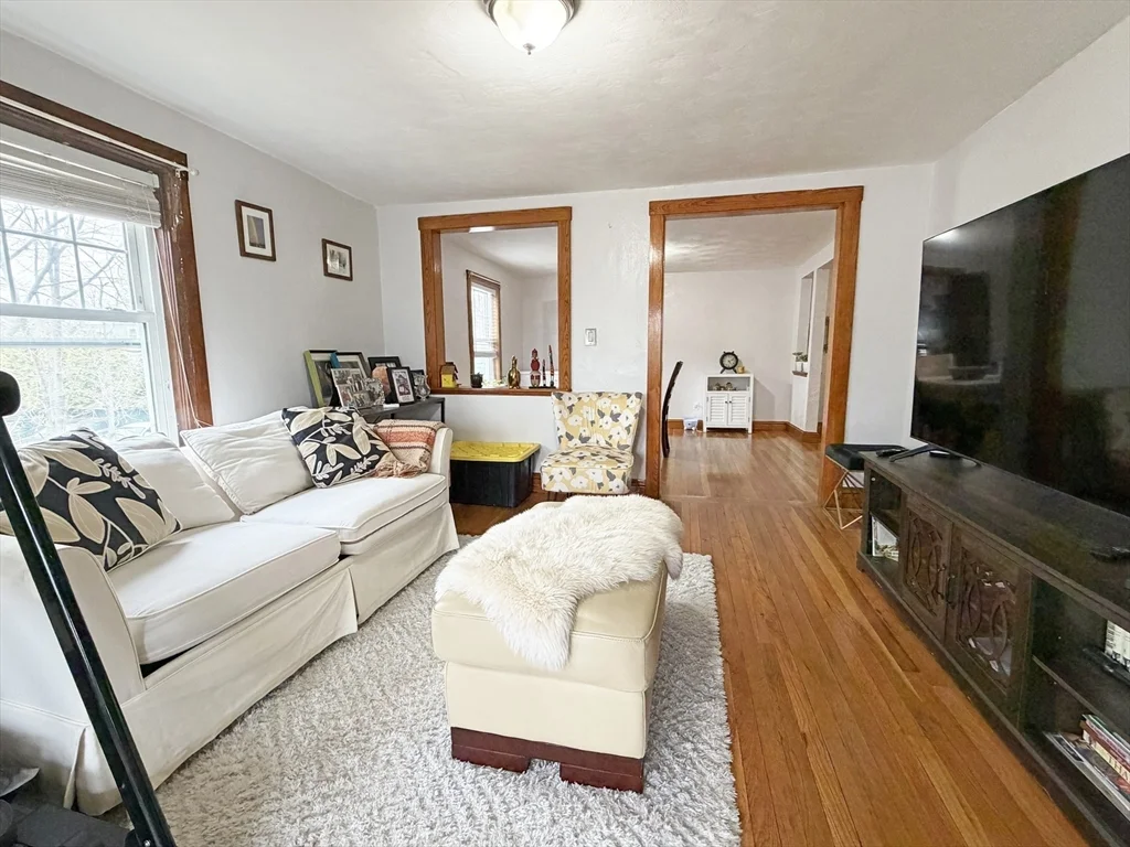 75-77 Dale St, Waltham