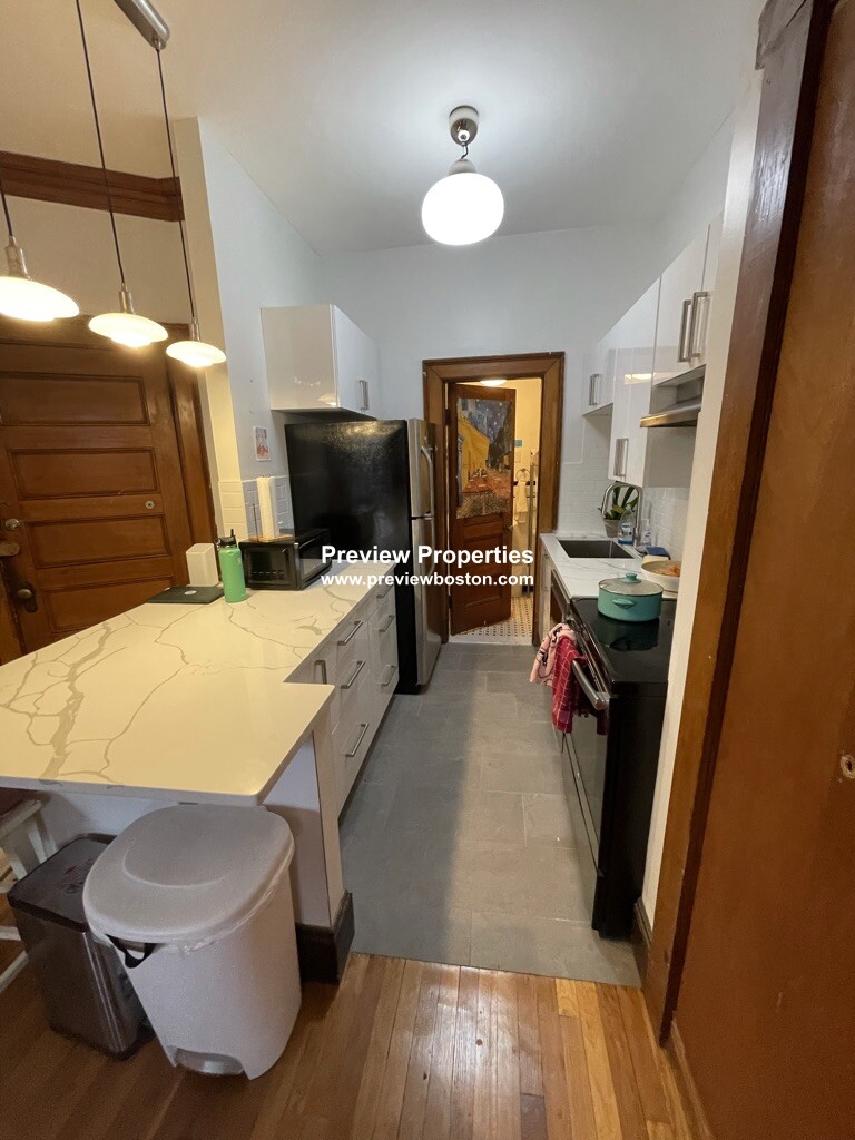 849 Beacon St, Fenway