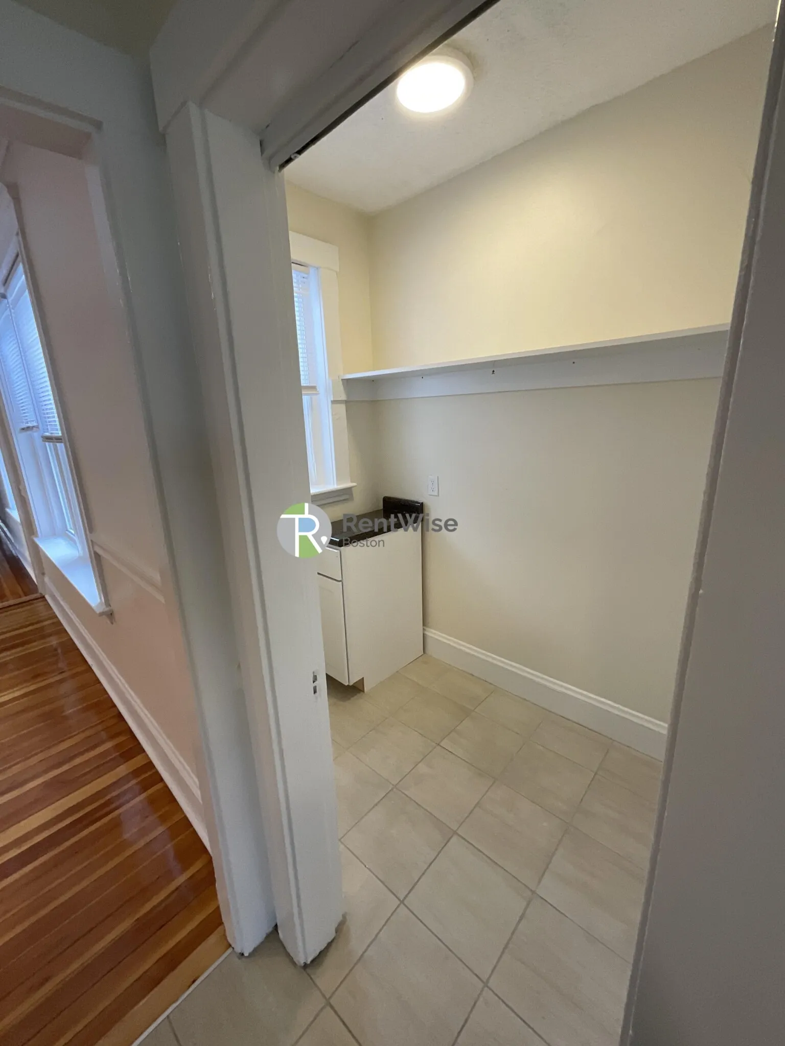 6 Barrows St, Allston