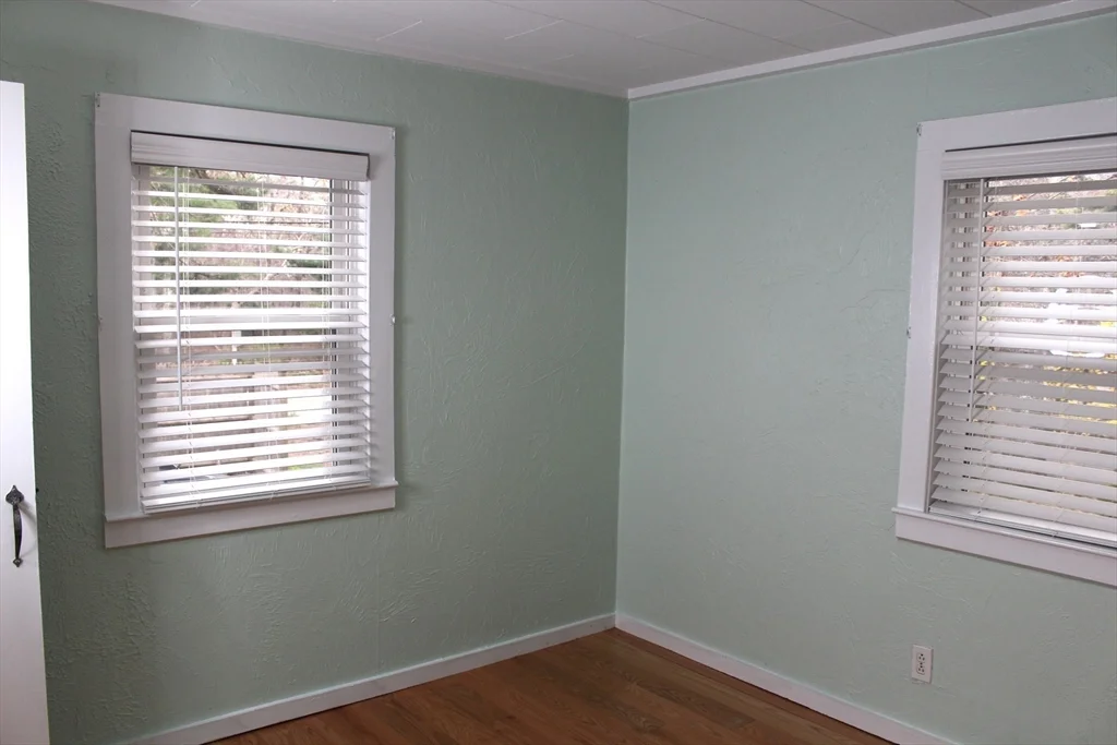 81 Winthrop Rd, Manomet
