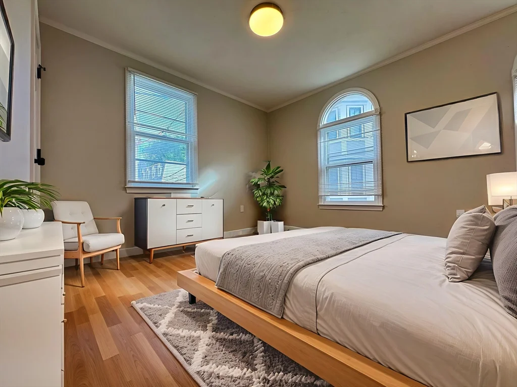 91 Bolton St, South Boston