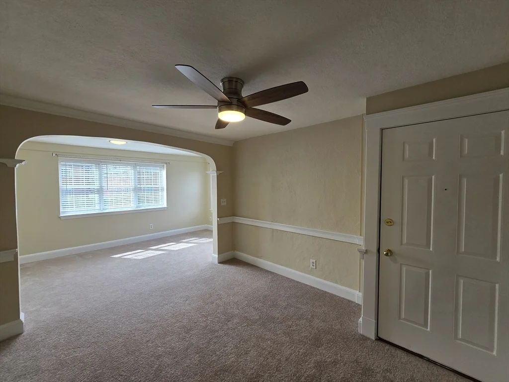 288 Pleasant St, Stoughton