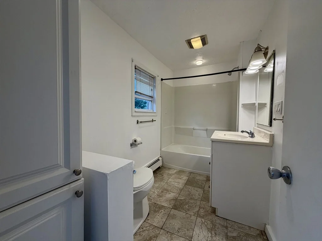 98 W Spring St, Avon
