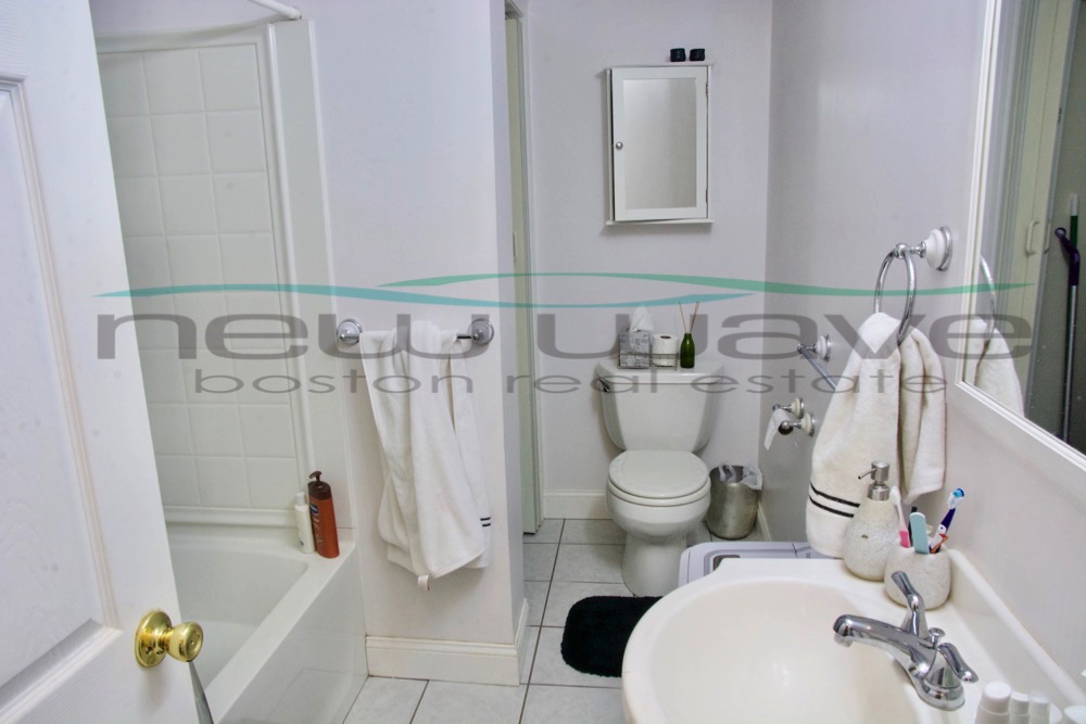 290 Newbury St, Back Bay