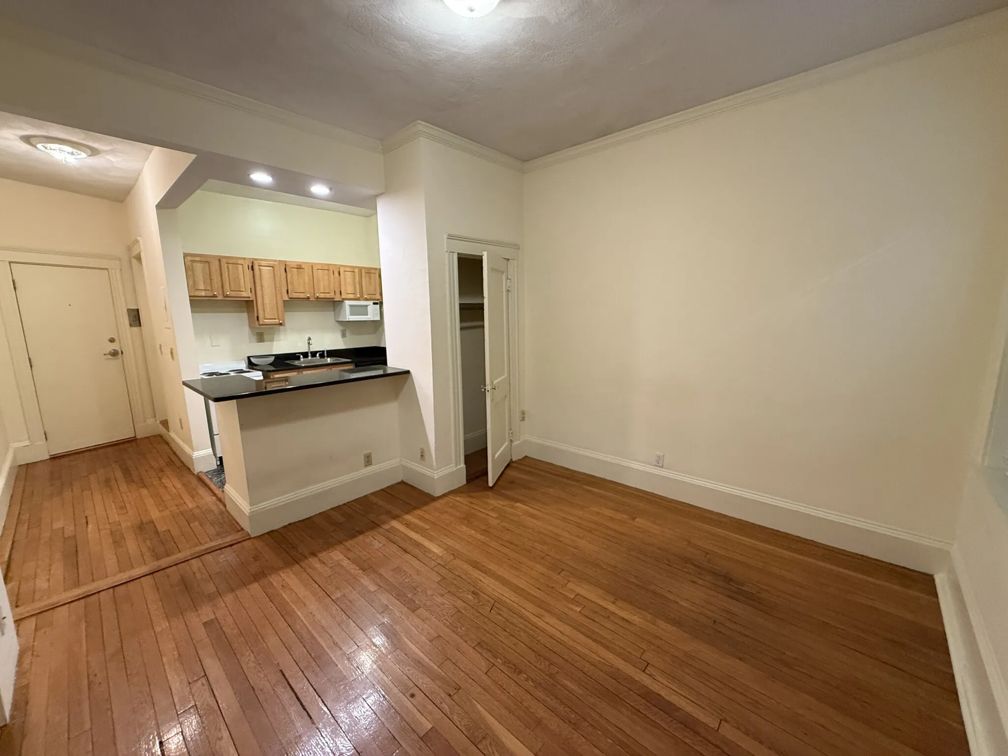 55 Queensberry St, Fenway