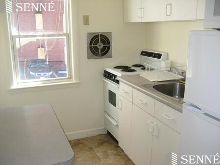 898 Massachusetts Ave, Riverside