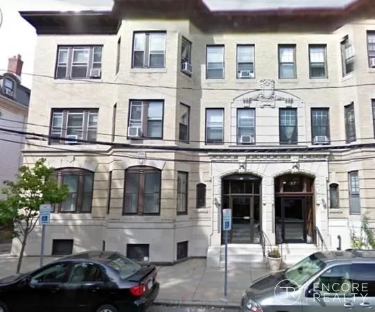 99 Marion St, Coolidge Corner
