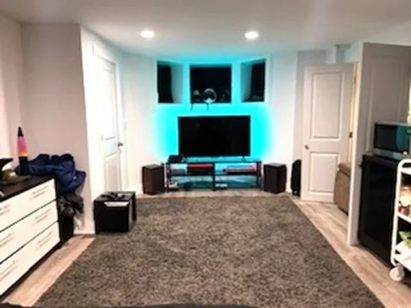 47 Clifford St, Roxbury