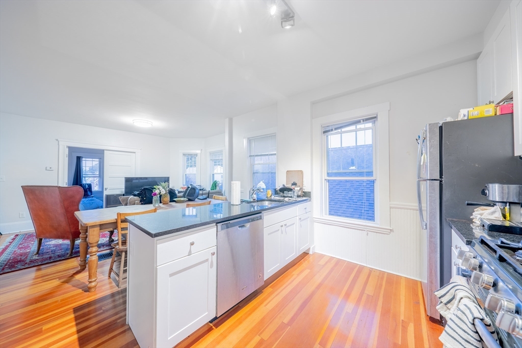 37 Magoun St, North Cambridge