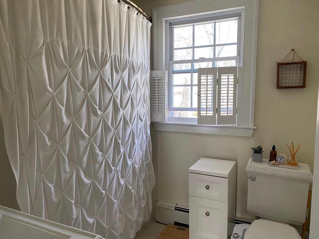 22 Cleveland Rd, Wellesley Hills