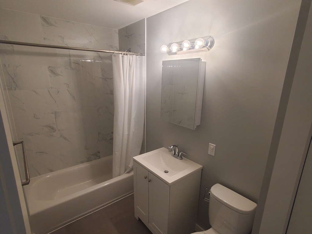 71A Station St, Quincy