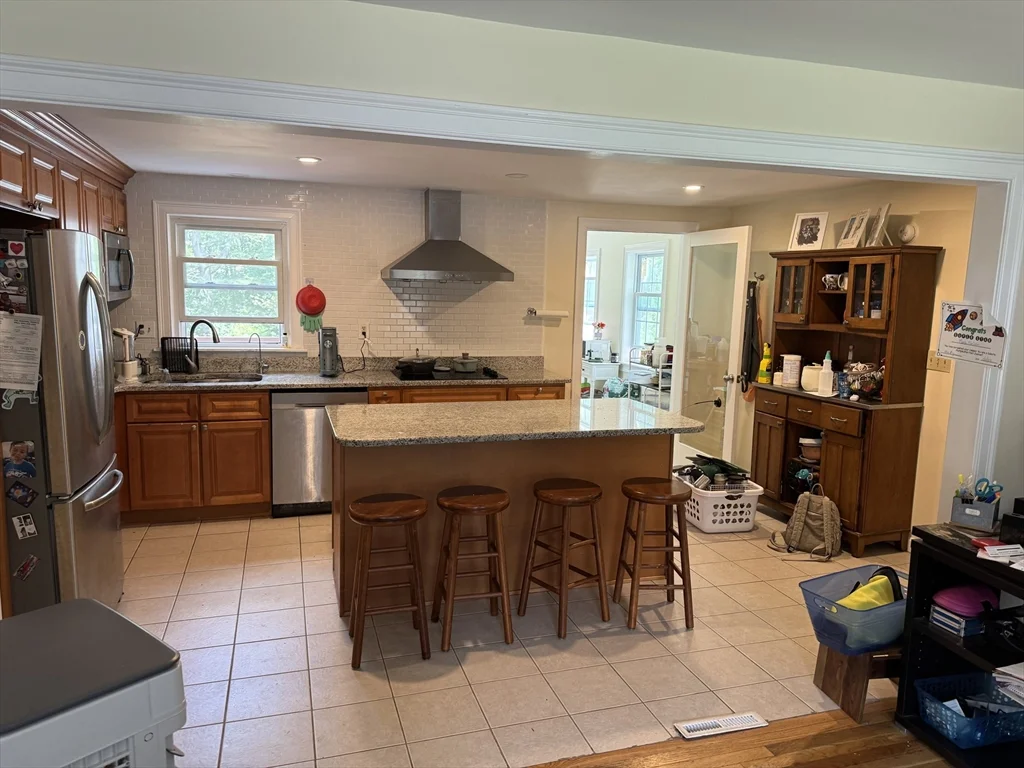 8 Heritage Rd, Pelham