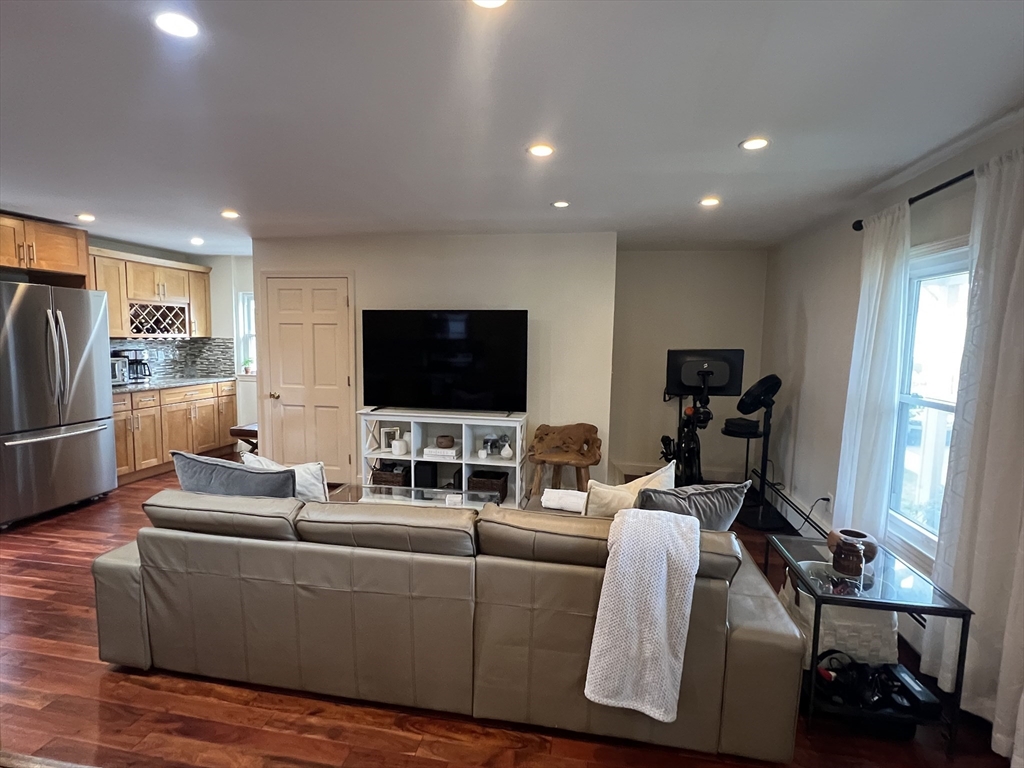 37-39 Spruce St, Winchester