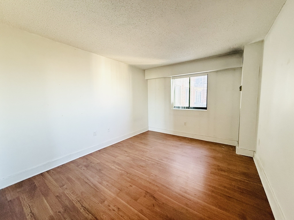 15 North Beacon St, Allston