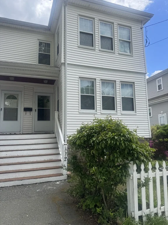 112 Lawrence St, Malden