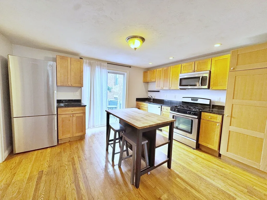 364 Sumner St, East Boston