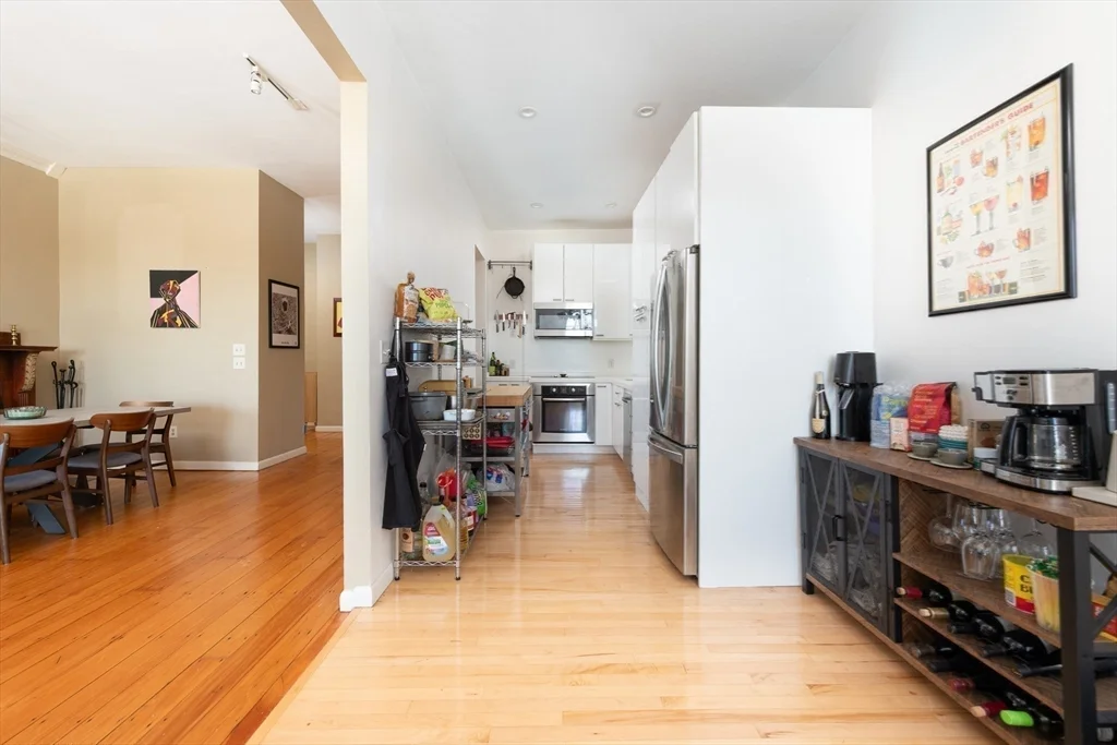 7 Bay State Rd, Fenway