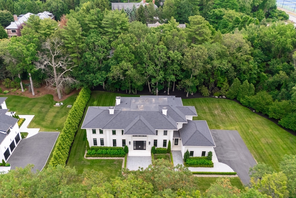 138 Woodland Rd, Brookline