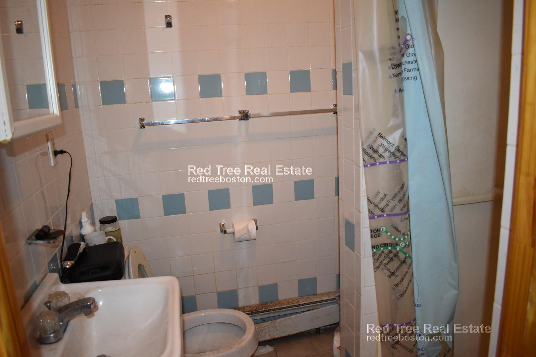 129 Cedar St, Roxbury