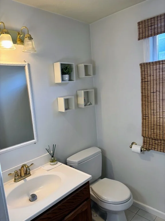 16 Pinecrest Village, Hopkinton