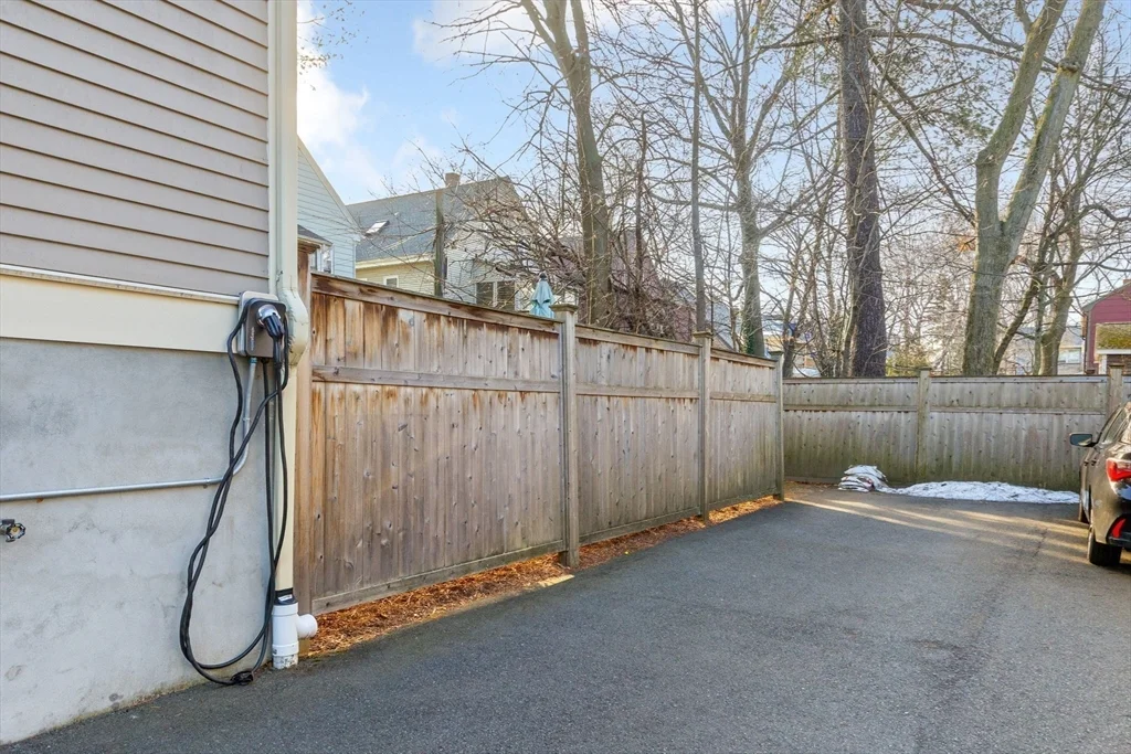 368 Concord Ave, West Cambridge