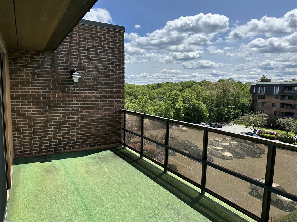 402 Paradise Rd, Swampscott