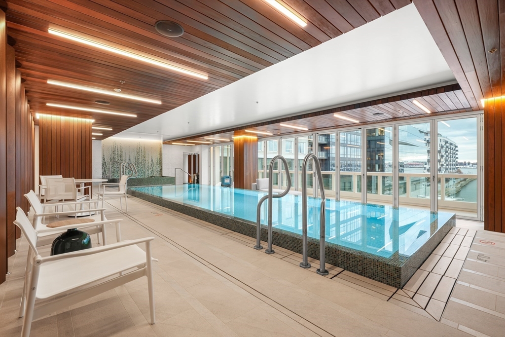 150 Seaport Blvd, Seaport District