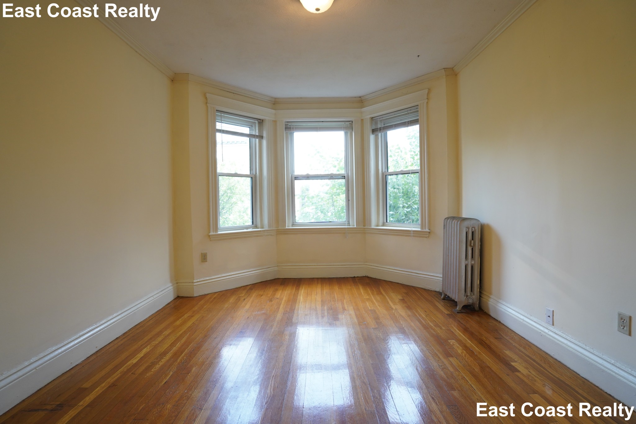 100 Queensberry St, Fenway