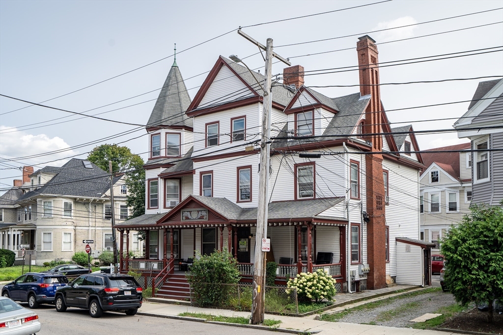 53 Gardner St, Allston