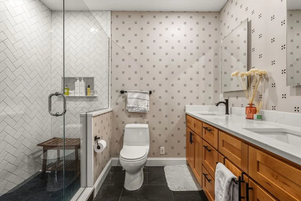 753 East Broadway, South Boston