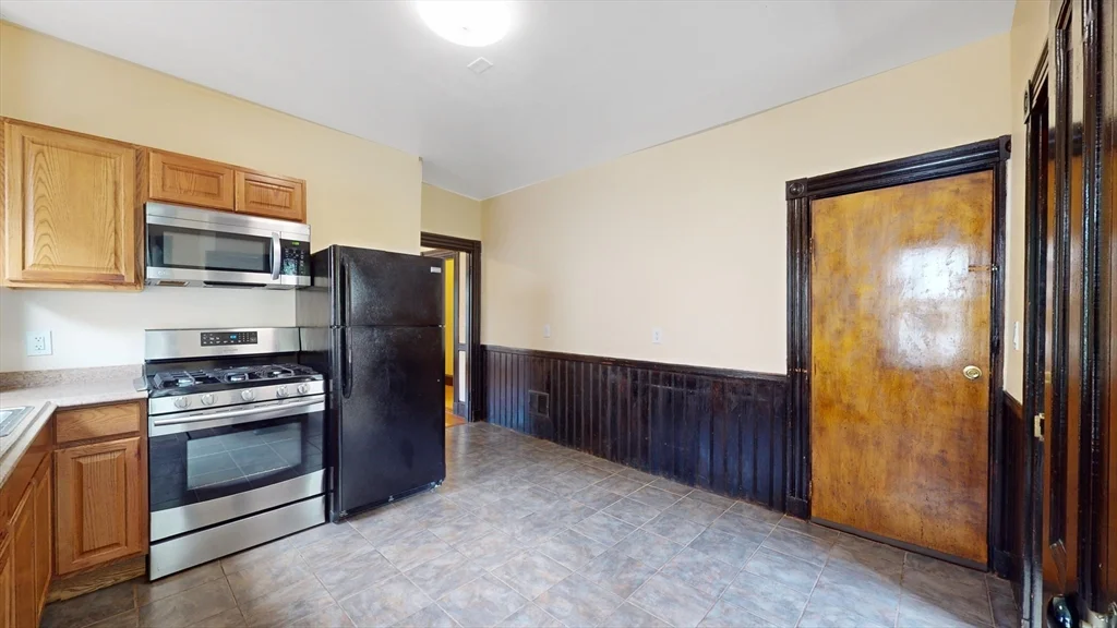 32 Thornton St, Roxbury