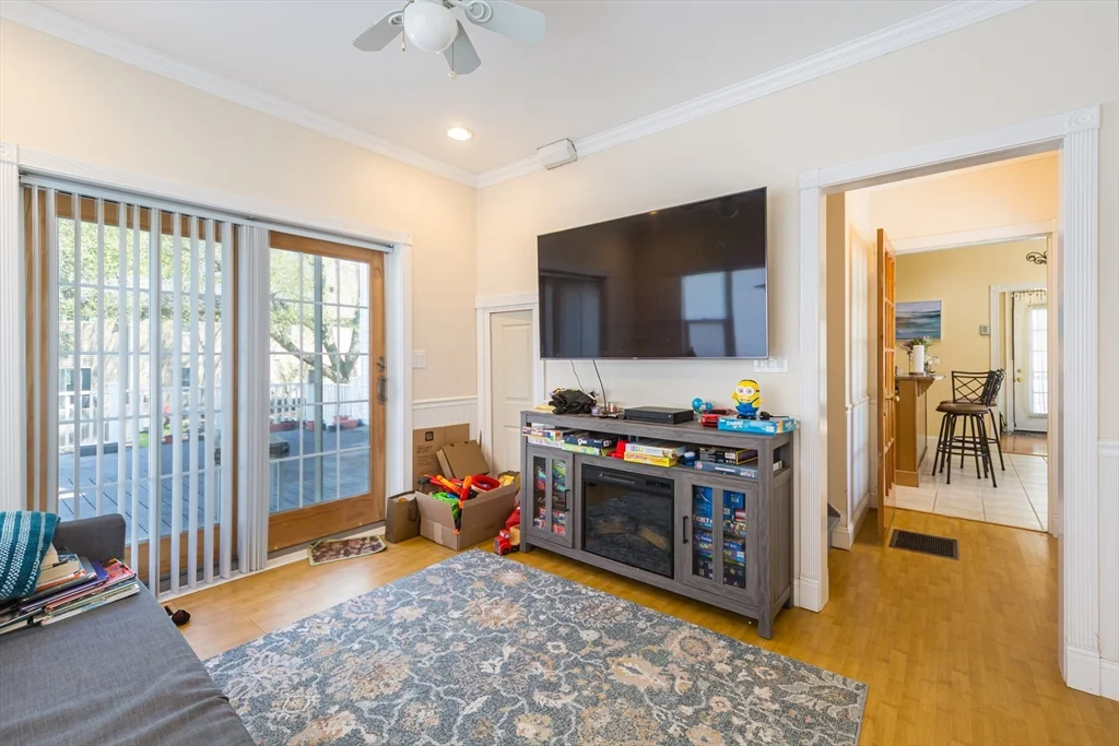 26 Pine St, Natick