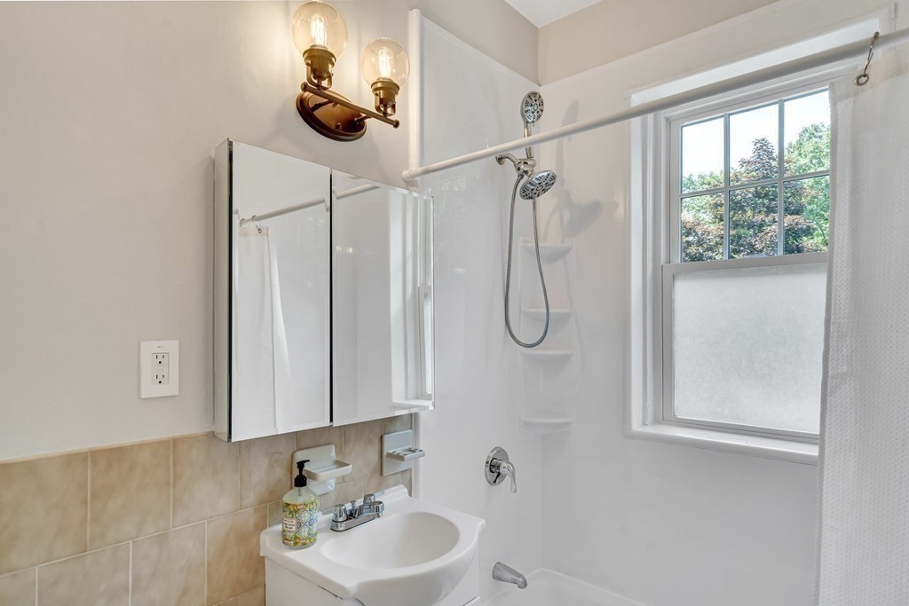 65 Lanark Rd, Brighton