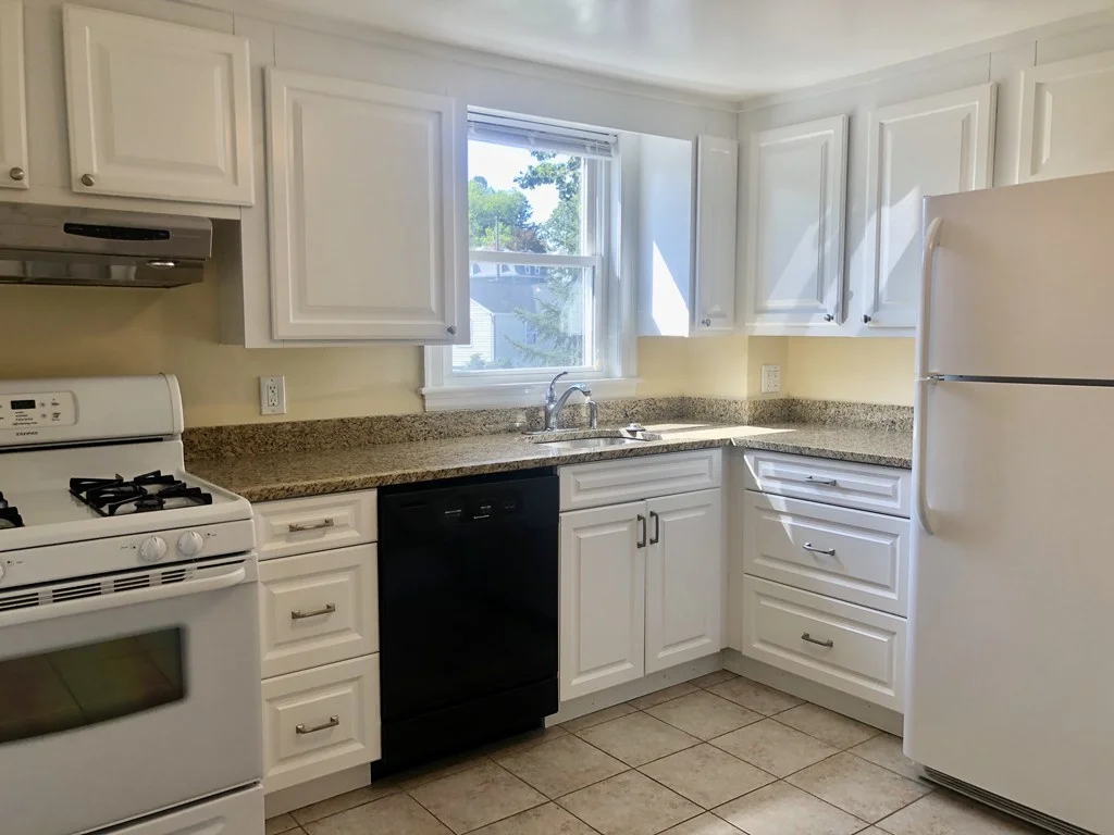 17 Hatfield Rd, West Newton