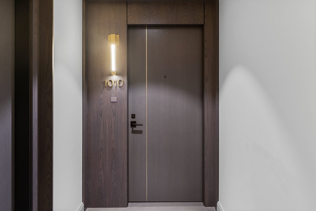 55 Lagrange St, Midtown