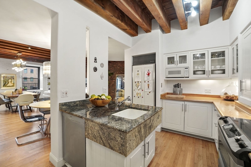 28-32 Atlantic Ave, Waterfront