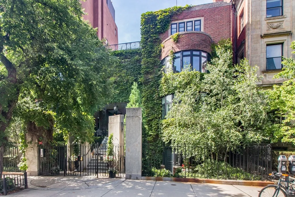 270 Beacon St, Back Bay