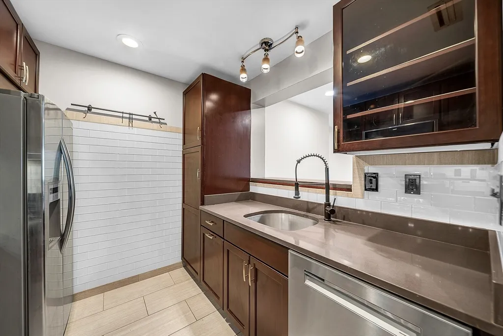 6 Canal Park, East Cambridge