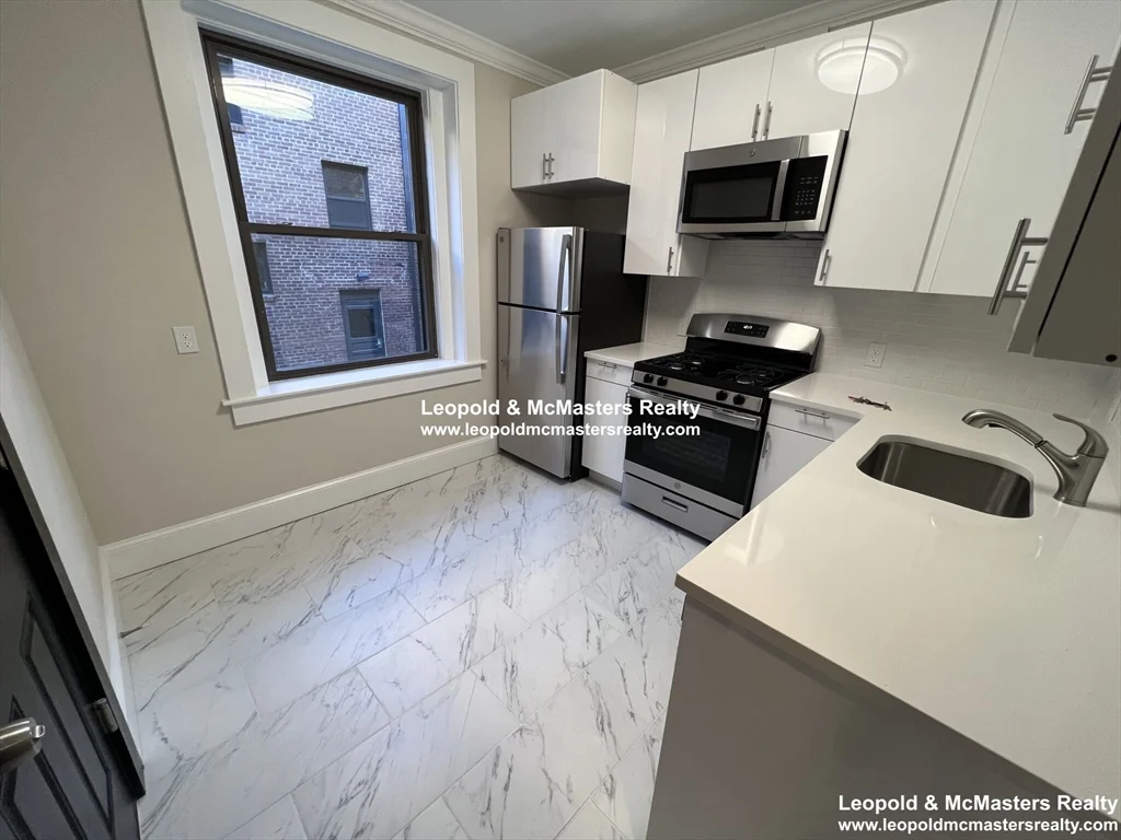 98A Longwood, Coolidge Corner