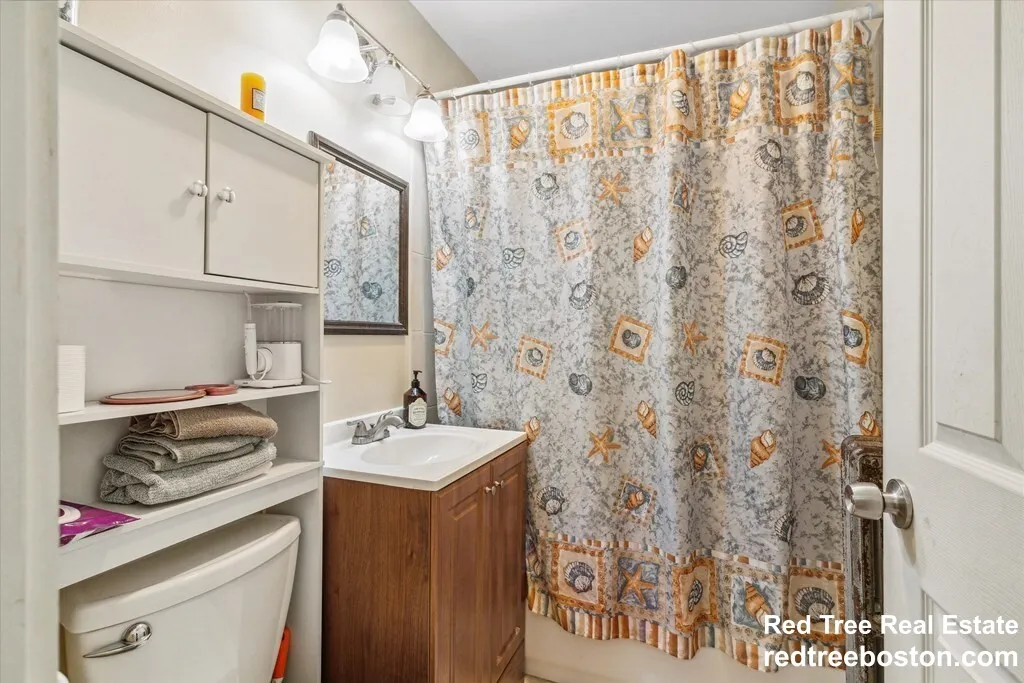 24 Weld Hill St, Jamaica Plain