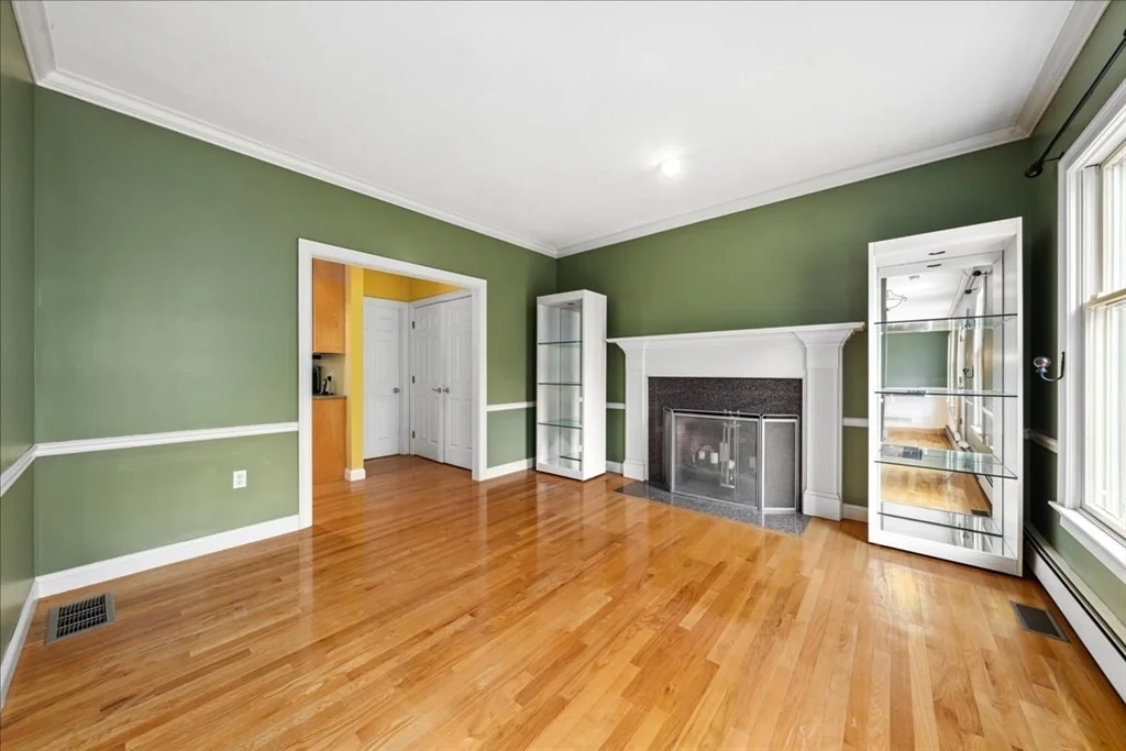 1 Glenbrook Rd, Framingham