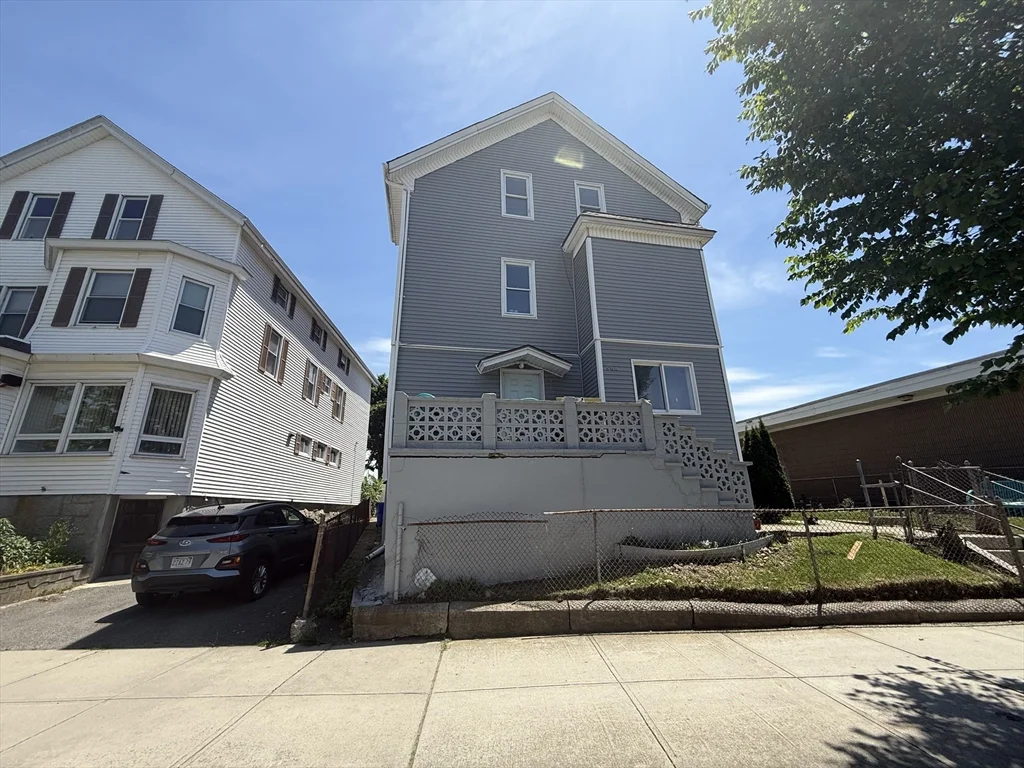 908 Plymouth Ave, Fall River