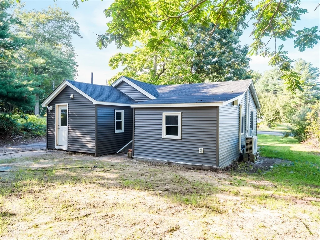 117 Precinct St, Lakeville