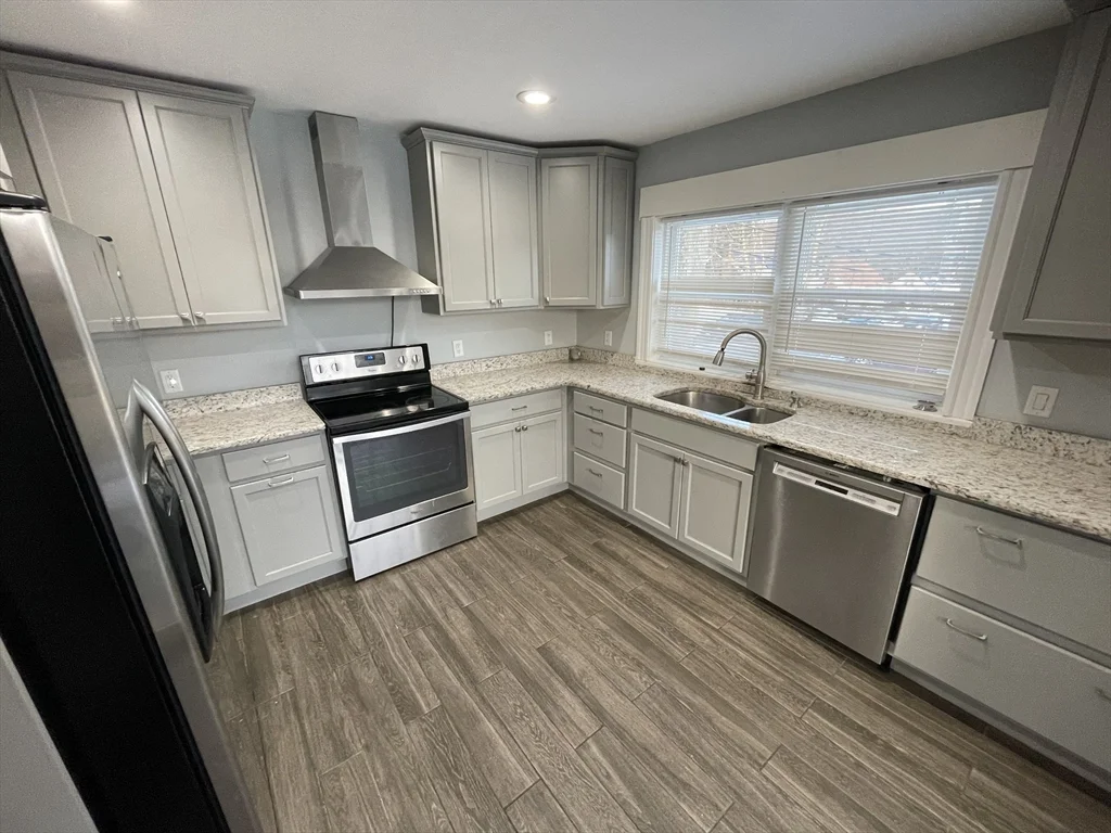 6 Brattle St, North Worcester