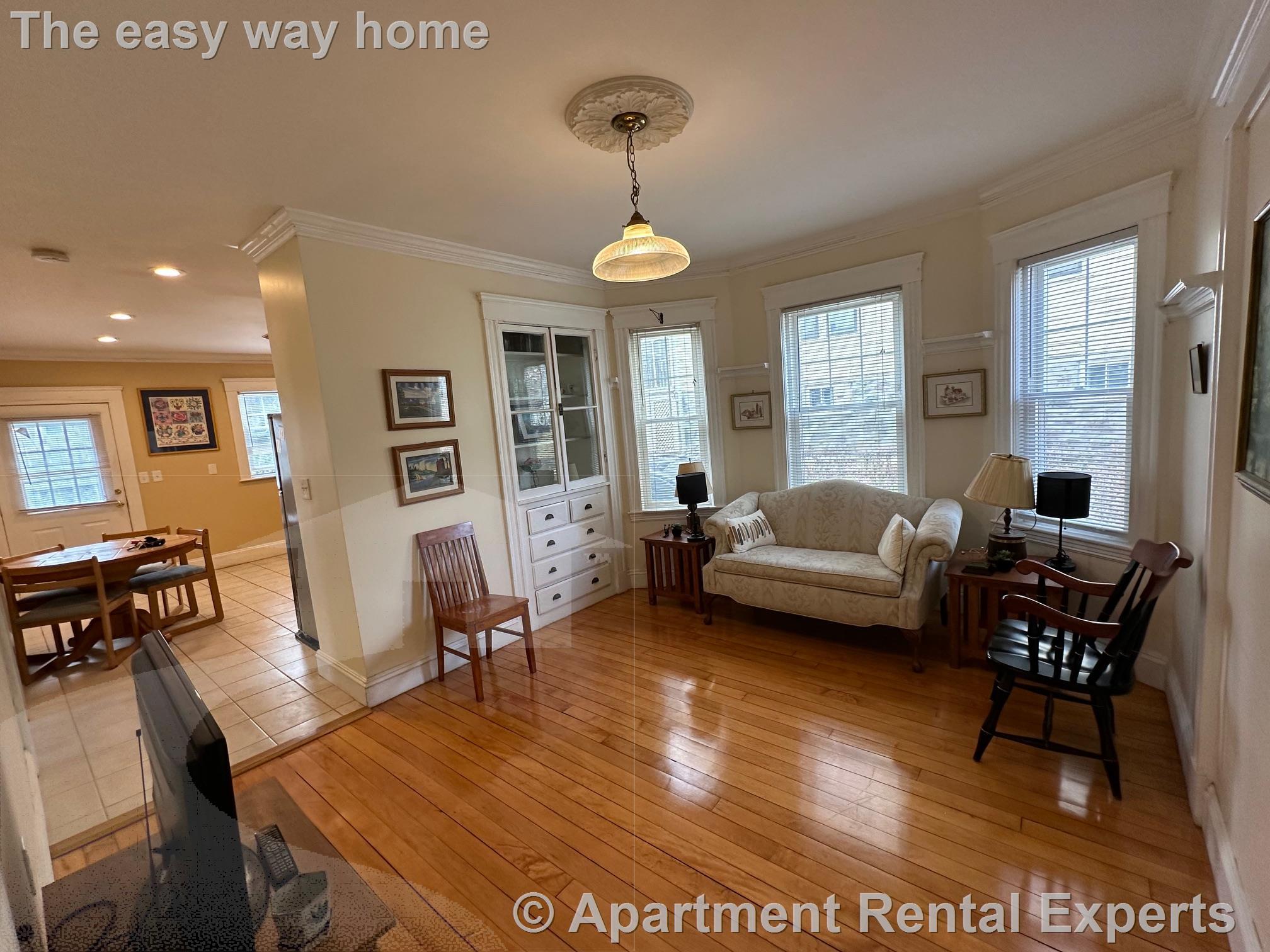 32 Walnut St, Arlington Heights