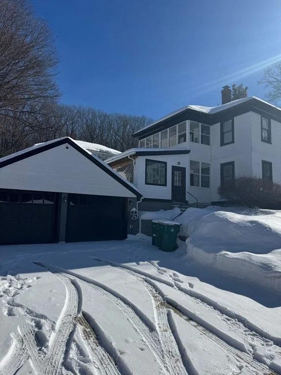 2 Harding St, Fitchburg